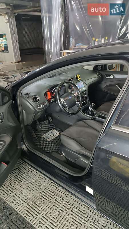 Седан Ford Mondeo 2011 в Києві