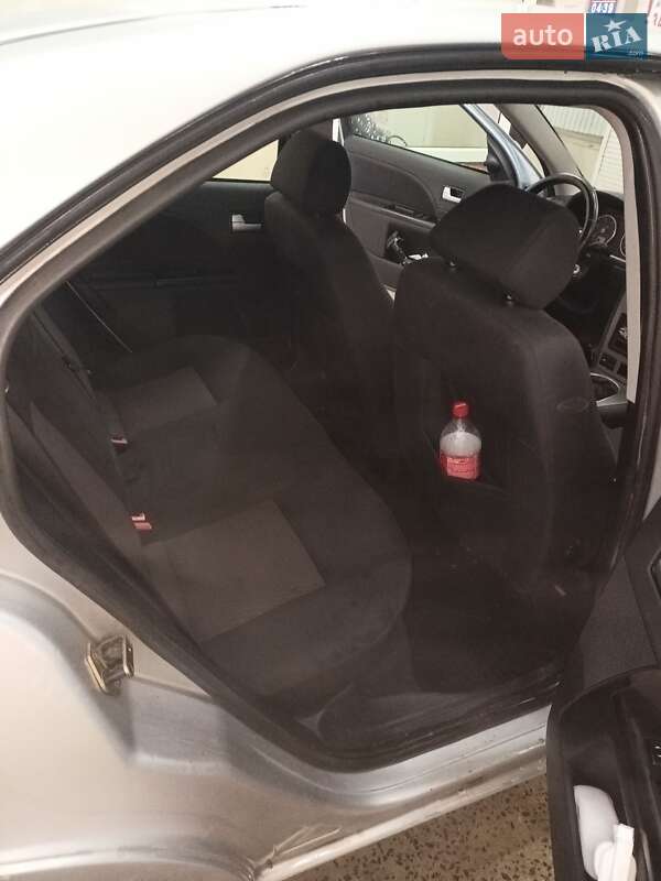 Седан Ford Mondeo 2001 в Сумах