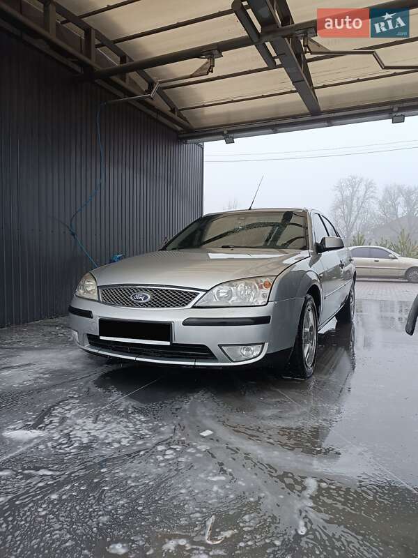 Лифтбек Ford Mondeo 2003 в Криничках