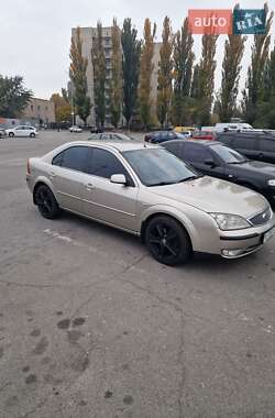 Седан Ford Mondeo 2004 в Киеве