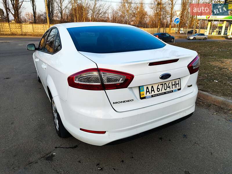 Седан Ford Mondeo 2012 в Киеве
