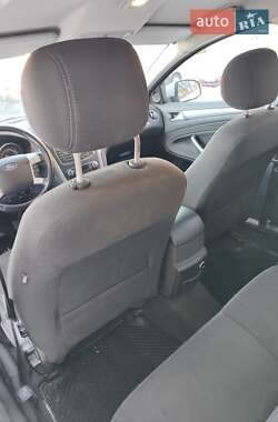 Седан Ford Mondeo 2012 в 