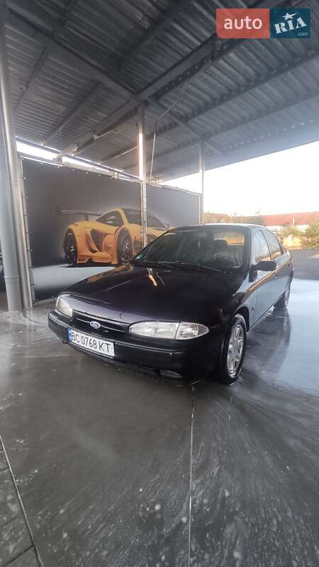 Ліфтбек Ford Mondeo 1996 в Дрогобичі