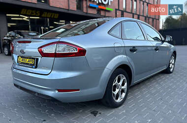 Седан Ford Mondeo 2012 в 