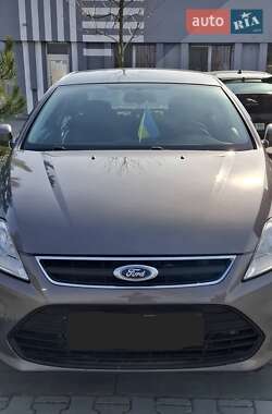 Седан Ford Mondeo 2012 в 
