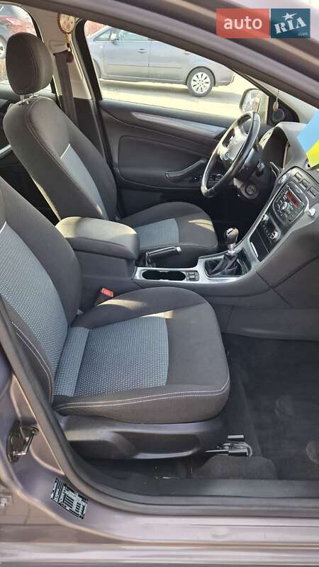 Седан Ford Mondeo 2012 в Львове