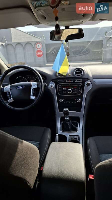 Седан Ford Mondeo 2012 в Львове