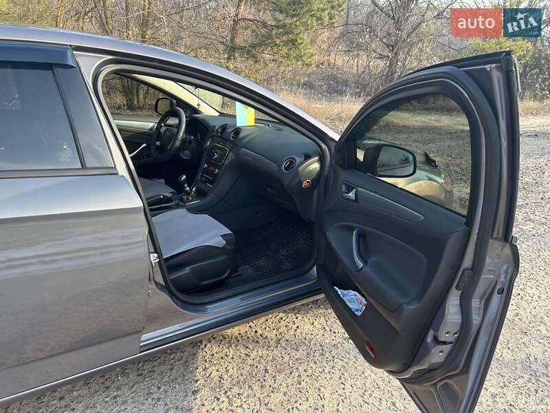 Лифтбек Ford Mondeo 2013 в Черкассах