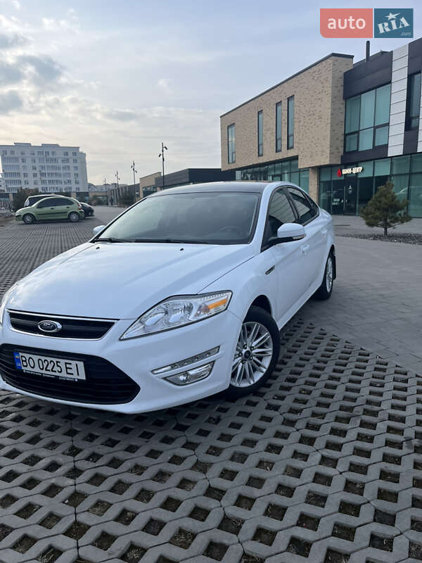 Седан Ford Mondeo 2012 в Хмельницком