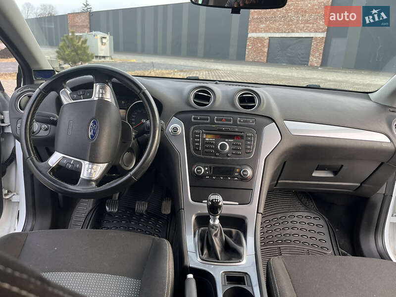 Седан Ford Mondeo 2012 в Хмельницком