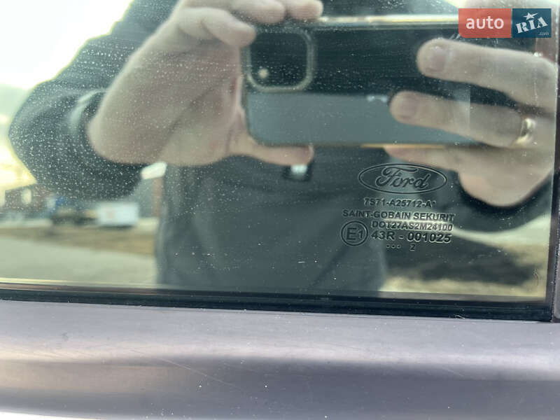 Седан Ford Mondeo 2012 в Хмельницком