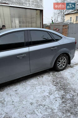 Седан Ford Mondeo 2012 в 