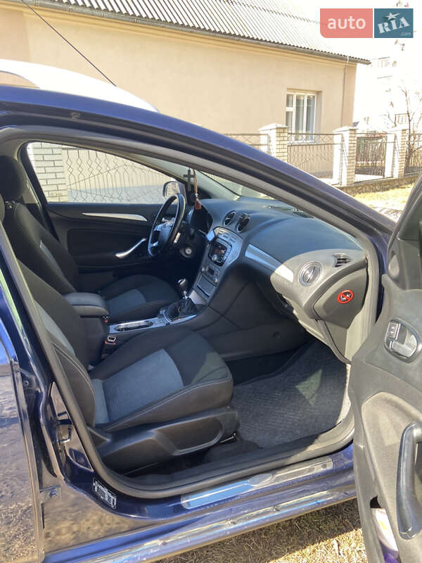 Універсал Ford Mondeo 2010 в Волочиську