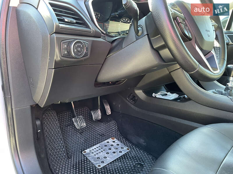 Універсал Ford Mondeo 2015 в Тернополі