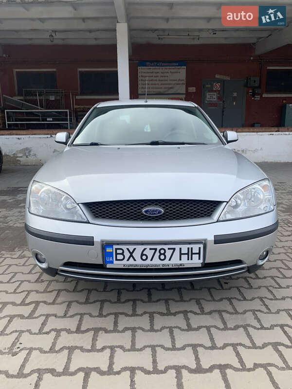 Лифтбек Ford Mondeo 2002 в 