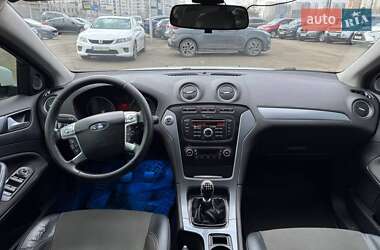 Седан Ford Mondeo 2012 в 