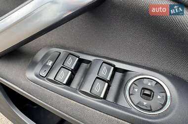 Седан Ford Mondeo 2012 в 