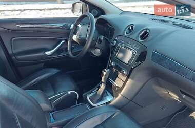 Седан Ford Mondeo 2012 в 