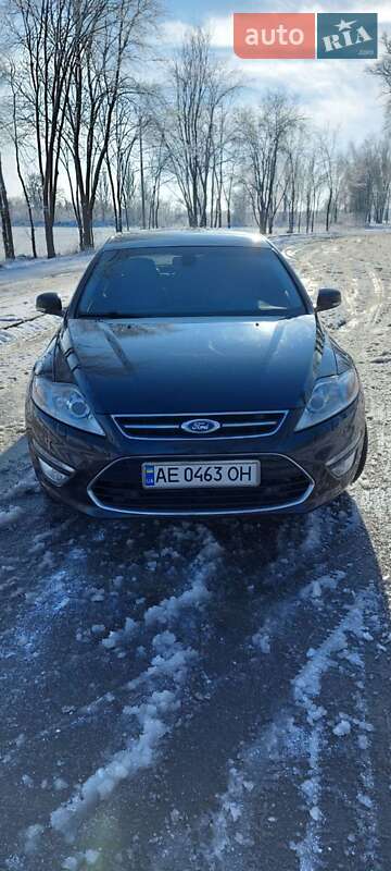 Седан Ford Mondeo 2012 в 