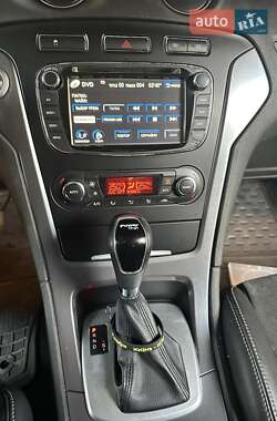 Седан Ford Mondeo 2012 в 
