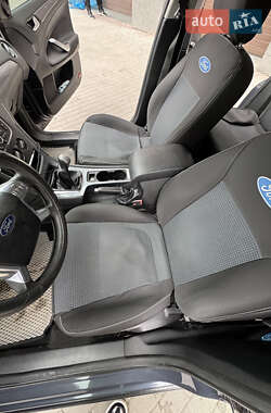 Седан Ford Mondeo 2012 в 