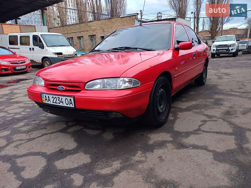 Седан Ford Mondeo 1993 в 