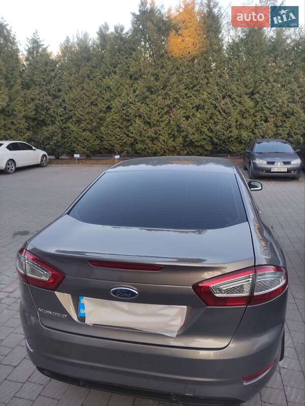 Седан Ford Mondeo 2012 в Львове