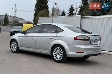 Седан Ford Mondeo 2013 в 