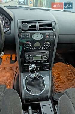 Лифтбек Ford Mondeo 2002 в 