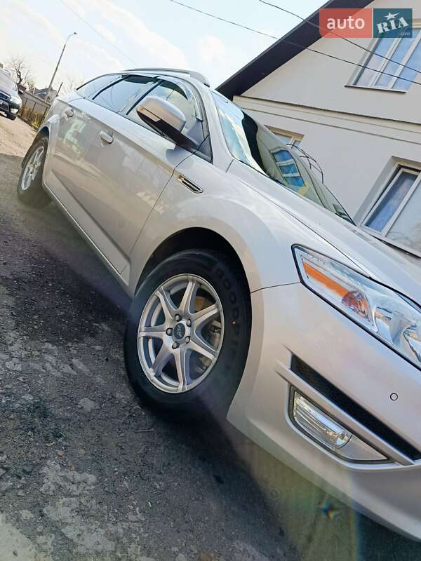Универсал Ford Mondeo 2011 в Ровно фото 3 Универсал Ford Mondeo 2011 в Ровно