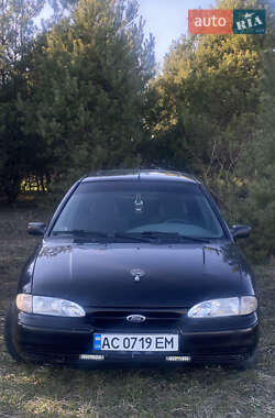 Седан Ford Mondeo 1993 в Владимире