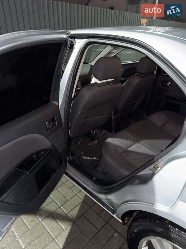 Седан Ford Mondeo 2006 в Конотопе