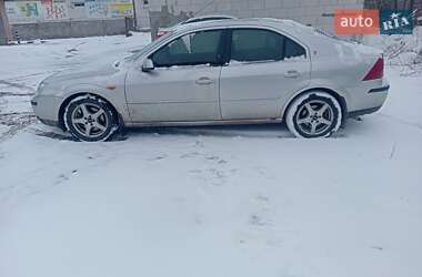 Лифтбек Ford Mondeo 2001 в 