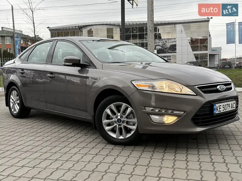 Седан Ford Mondeo 2011 в 