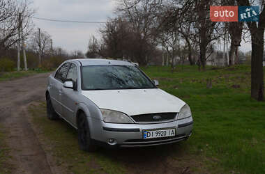 Лифтбек Ford Mondeo 2000 в 