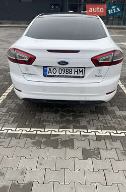 Седан Ford Mondeo 2012 в 