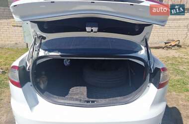 Седан Ford Mondeo 2012 в 