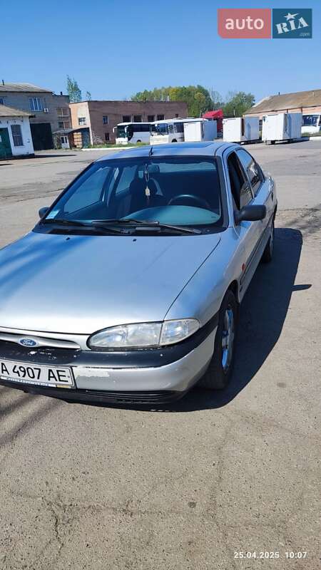 Седан Ford Mondeo 1993 в 