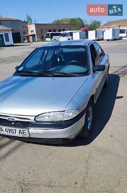 Седан Ford Mondeo 1993 в 