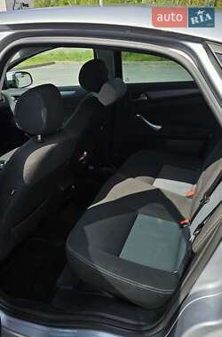 Седан Ford Mondeo 2011 в 
