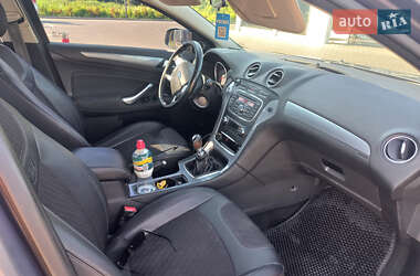 Седан Ford Mondeo 2012 в 