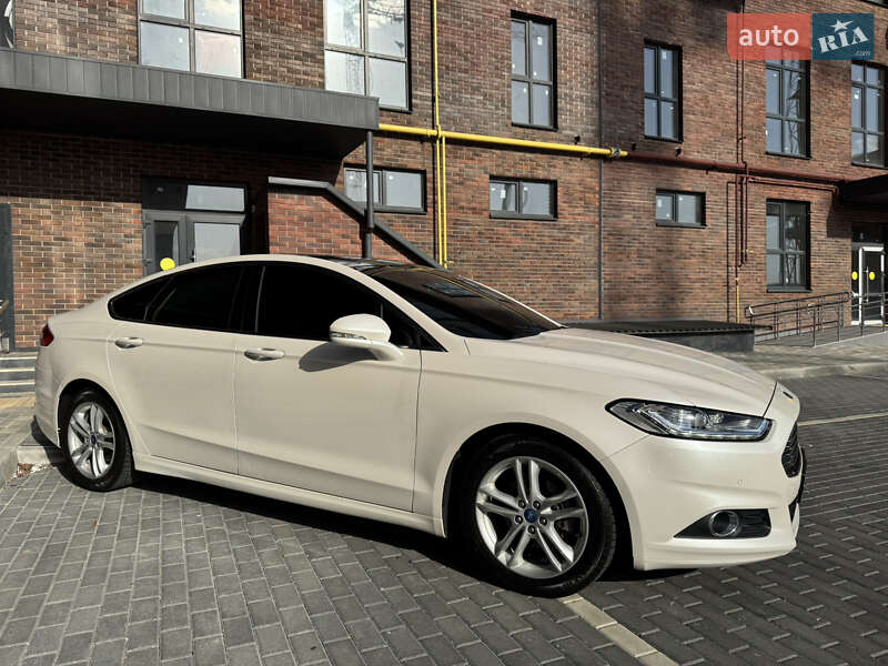 Седан Ford Mondeo 2015 в Миргороде