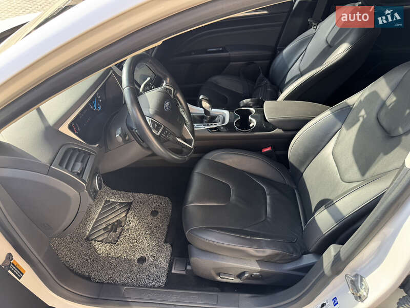 Седан Ford Mondeo 2015 в Миргороде