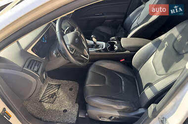 Седан Ford Mondeo 2015 в 