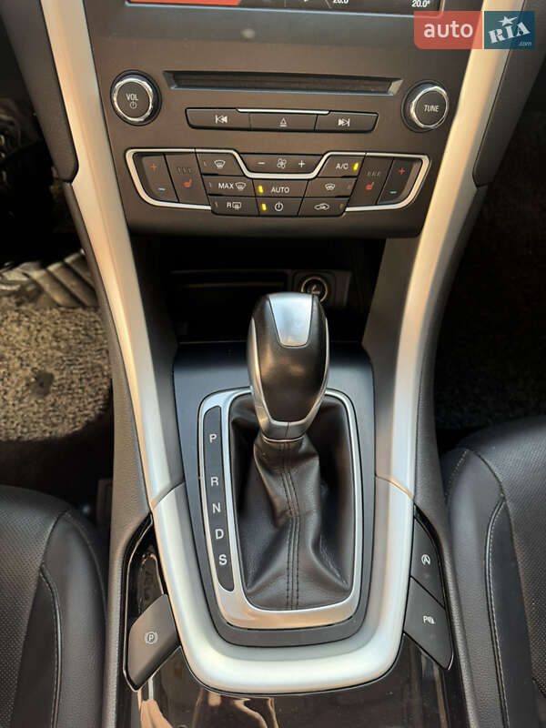 Седан Ford Mondeo 2015 в Миргороде