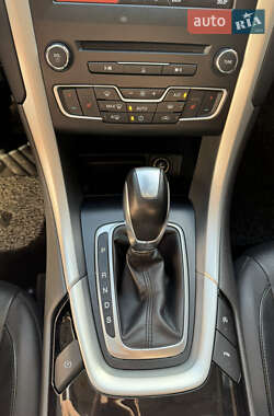Седан Ford Mondeo 2015 в 