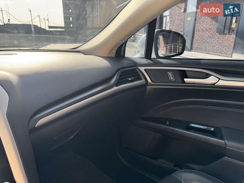 Седан Ford Mondeo 2015 в Миргороде