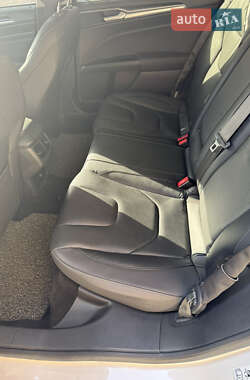 Седан Ford Mondeo 2015 в 