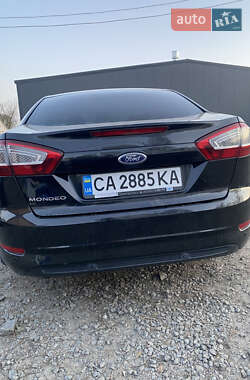 Седан Ford Mondeo 2012 в 