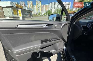 Лифтбек Ford Mondeo 2015 в 